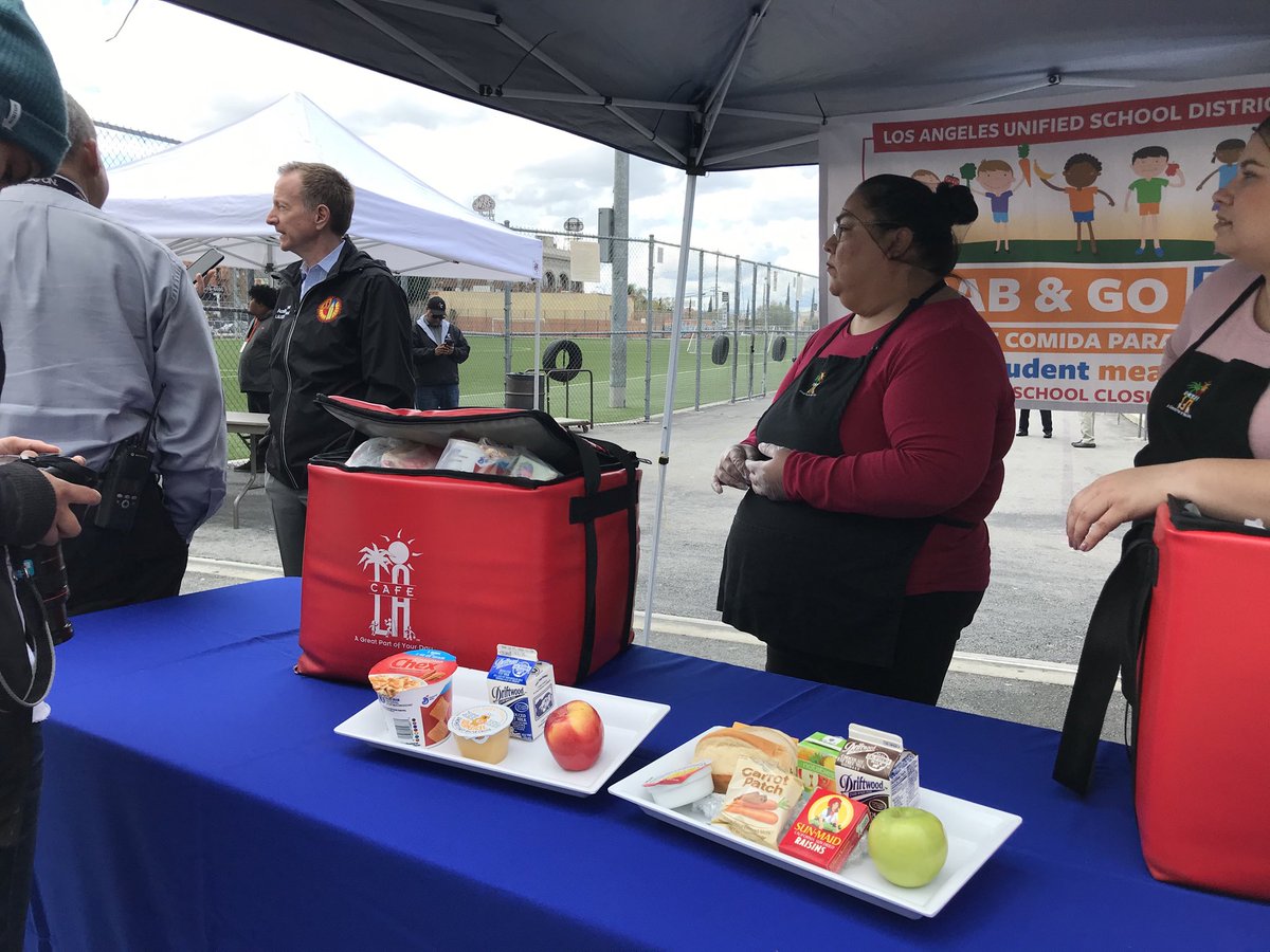 AustinLASchools's tweet photo. We are getting ready to open our Grab &amp; Go Food Centers tomorrow. Visit https://t.co/2CIjcxohMH for more information. https://t.co/WtPHH50xyG