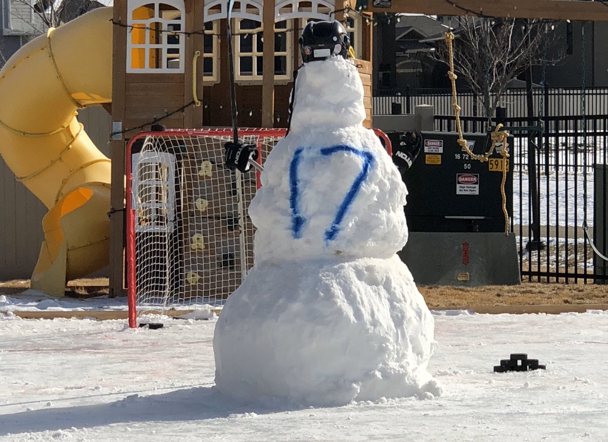 ailsby's tweet photo. 14 day quarantine, kid hockey cancelled, rink melting, no kids 2 play with...none of that stopped this 7 year old from meeting a new friend &amp; having him over to play hockey. Elias tells me his new friend’s name is “Stam” who is a great shot &amp; a big @TBLightning fan #suckitcovid19 https://t.co/D3D91R54aZ