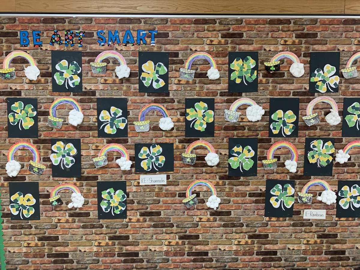 Holyfamilyrcssd's tweet photo. Happy St. Patrick's Day. Peace be with all as we continue our Lenten journey and support one another with gentleness and kindness during the challenges presented by Covid-19.
#hf140 https://t.co/4XVQPVGTRJ