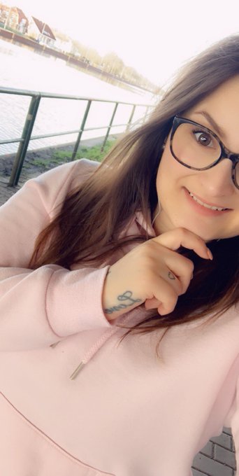Ich gehe jetzt joggen, hilft gegen den Lagerkoller 😅🤸🏽&zwj;♂️ . . #happy #m&uuml;nster #liebe #me #lovemylife<a href="/tag/me"class="tags"><span>#me</span></a><a href="/tag/happy"class="tags"><span>#happy</span></a><a href="/tag/lovemylife"class="tags"><span>#lovemylife</span></a><a href="/tag/stayhealthy"class="tags"><span>#stayhealthy</span></a><a href="/tag/liebe"class="tags"><span>#liebe</span></a><a href="/tag/germangirl"class="tags"><span>#germangirl</span></a>