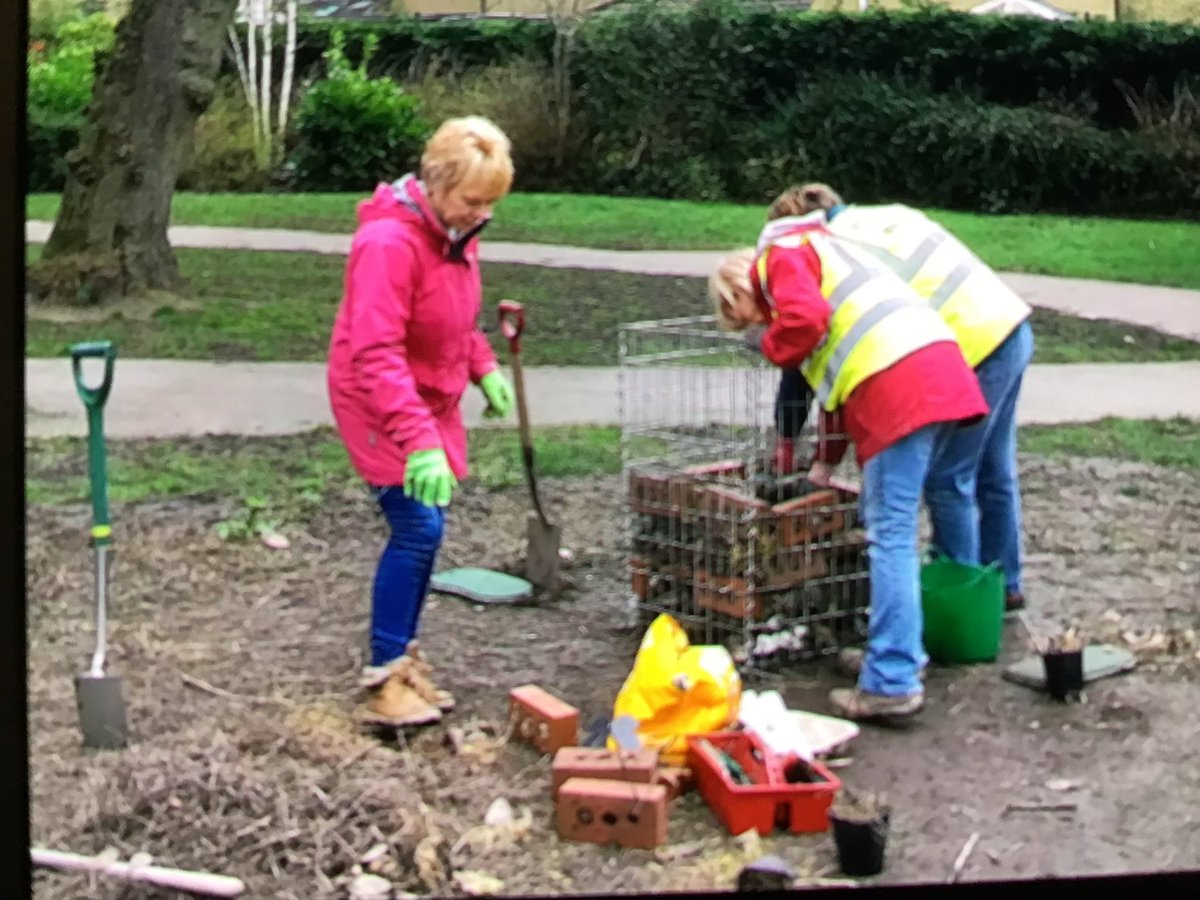 For the time being we have cancelled our indoor monthly meetings, but we are still enjoying the great outdoors, and will continue to work in small groups on our tidy Tuesdays 😊