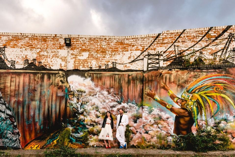 DigbethWeddings's tweet photo. Have you seen a more epic back drop?! Digbeth is full of hidden gems and colourful masterpieces to keep you and your photographer busy and the wedding album exploding with colour! https://t.co/rzDN5RmgDf