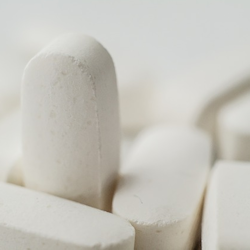 Bij de spierziekteteams in de umc's komen veel vragen binnen over het coronavirus in relatie tot de medicatie: moet je die blijven gebruiken? Meerdere spierziekte-expertisecentra hebben hierover een bericht geplaatst op hun websites. Lees er meer over op: 
ow.ly/8wBT50yNCnw