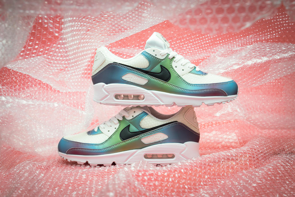 air max 90 bubble iridescent