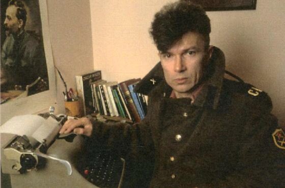 santangelo_s's tweet photo. "Non è meglio morire da vivi che vivere da morti?", oggi all'età di 77 anni ci ha lasciato il grande scrittore #EduardLimonov, #Limonka (diventato una icona globale grazie al volume che gli ha dedicato #EmmanuelCarrère e pubblicato in Italia da #Adelphi) #Limonov https://t.co/kCyj9sCGyj