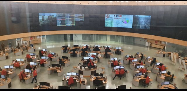 !!GRACIAS!! a todos los trabajadores de <a href="/112cmadrid/">112 Comunidad de Madrid</a> por su esfuerzo, compromiso, responsabilidad y solidaridad con todos los ciudadanos de Madrid, ellos estan trabajando para ti, ayudales tu y #quedateencasa #COVID2019