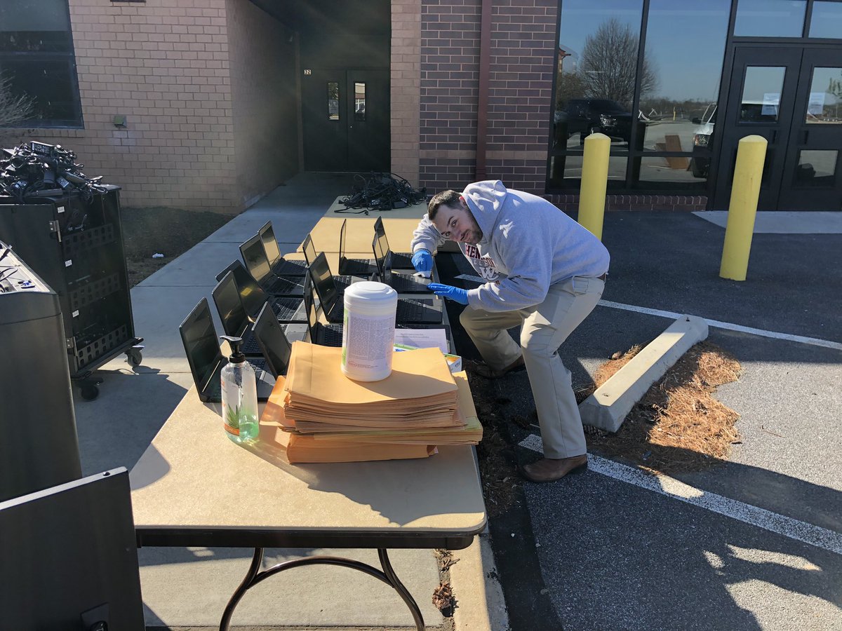 Julie Devine tweet media