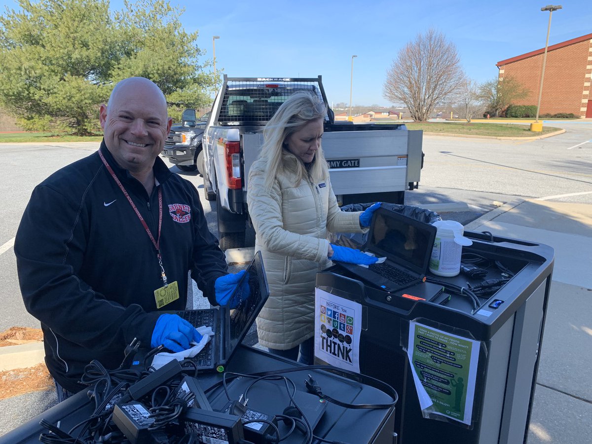 Julie Devine tweet media