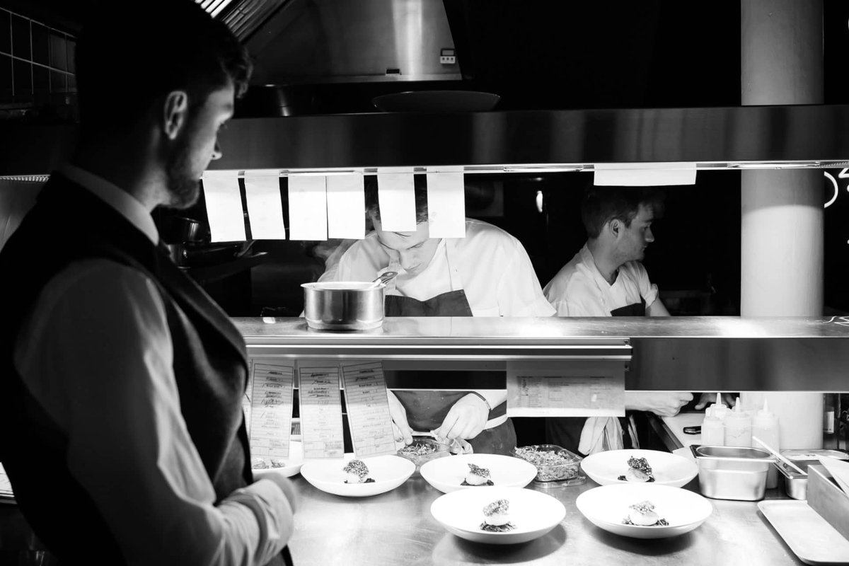 ResBrightonJobs's tweet photo. RB Jobs talks to #MasterChef winner Steven about the industry, his training, background and what he looks for in a chef @stevenXedwards @EtchFood 🍴 #RBJobs #Hospitality https://t.co/qVwVLB1r0z https://t.co/6WInNQWSx5