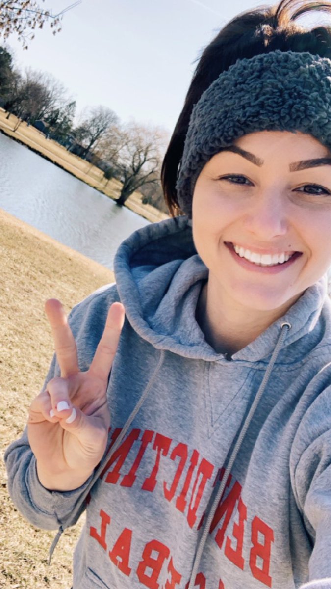 Getting my exercise on in the park! Fresh air helps the mind, body and soul! 🤯🏃🏻‍♀️👻