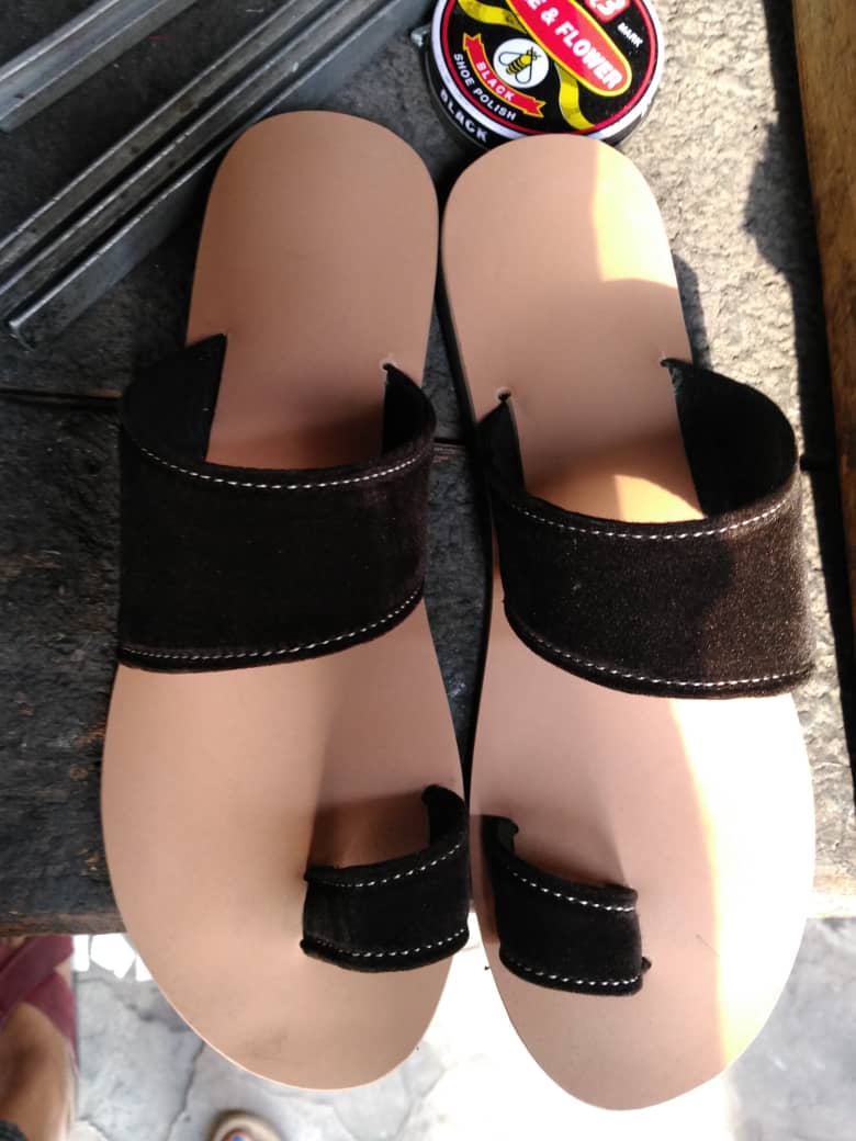 AmarachiOfor's tweet photo. My handwork is neat .... please retweet , my customer is here somewhere.......
#theworksofmyhand
#yellowshoemaker
#idontbegformoney
#patronizemeoh https://t.co/0z8P6rE5Zh