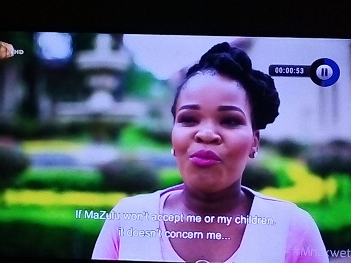 Retweet if you agree she's disrespectful  #Mnakwethu