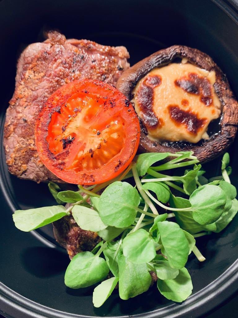 TAKEAWAY AT THE PANTRY!! Swipe ➡️ to see what you could be taking home with you 😍😋 #ThePantry #PantryNewmarket #PantryTakeaway #Newmarket #Takeaway