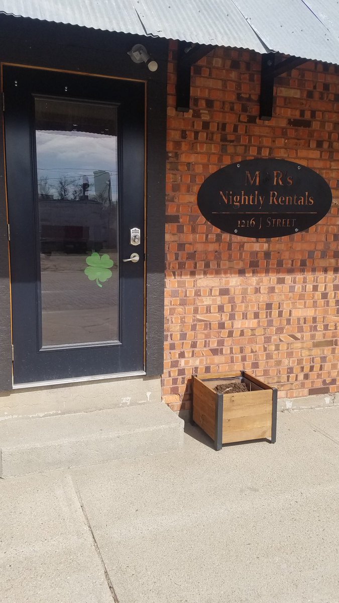 M&R's Nightly Rentals tweet media