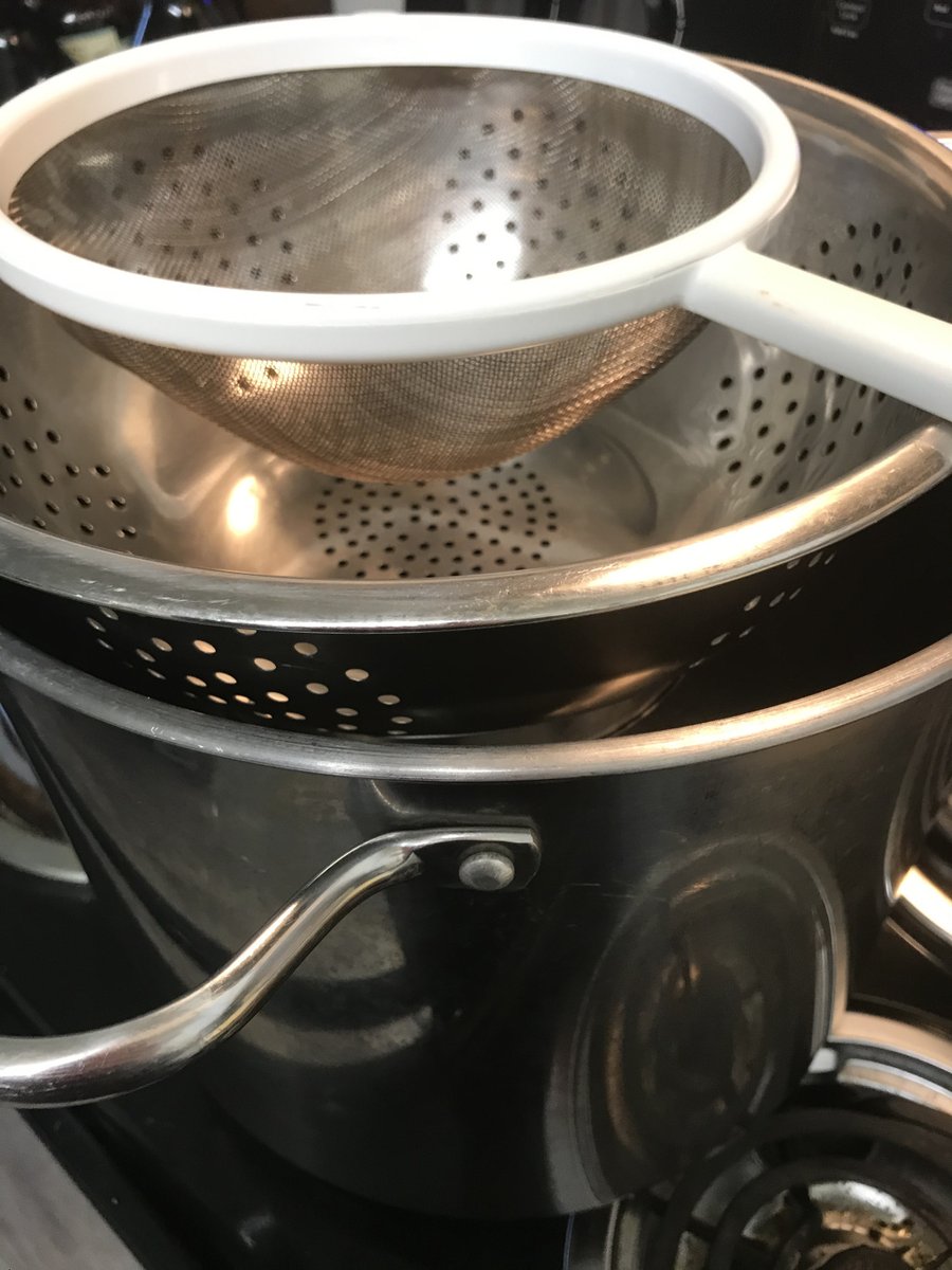 Delicious 48 Hour Bone Broth veritypie.com/2020/03/17/del…