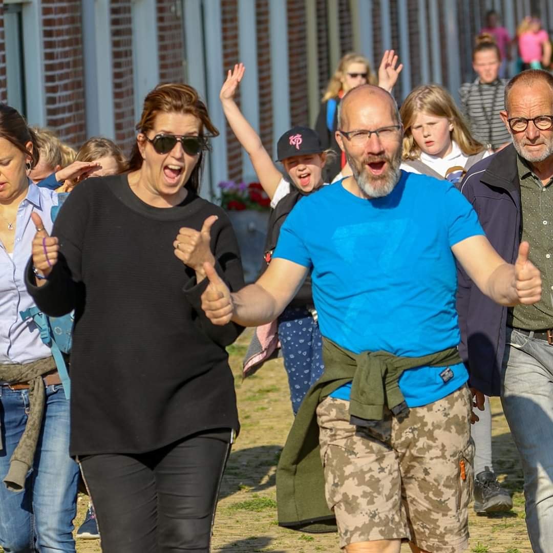 A4DBolsward's tweet photo. NIEUW ‘Word Vriend van de avondvierdaagse’! Ben jij een ouder of begeleider die meeloopt? Word dan Vriend van de avondvierdaagse. Op deze manier kan jij ook een bijdrage leveren aan de organisatie.
Vriend worden kan tijdens de voorverkoopmomenten.
https://t.co/zdNVzutuVo https://t.co/JeWycqajho