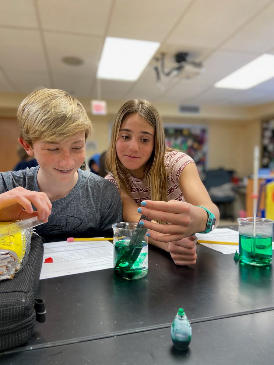 AvonTigers's tweet photo. G7 Students investigating how temperature affects molecule movement! #HandsOnScience #ForTheLoveOfScience #DocRocks https://t.co/Xw4ie4GrGD