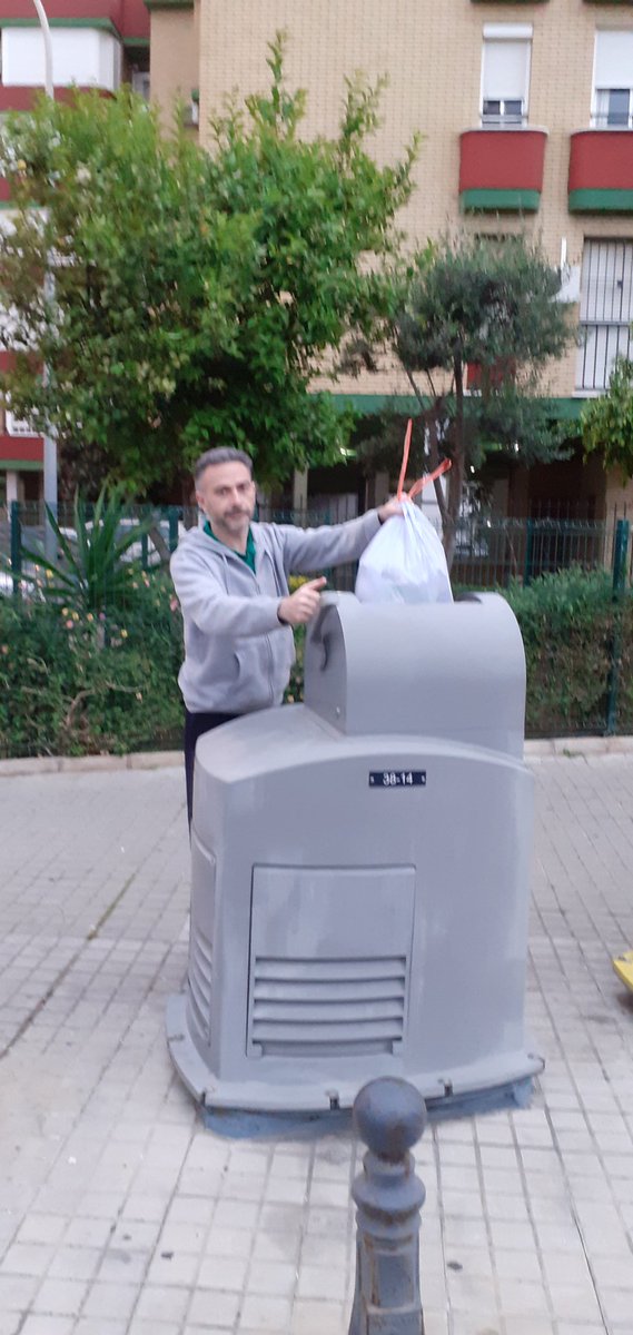 a.d.C.(antes del coronavirus) cuando te mandaban bajar la basura era un suplicio, hoy día es una bendición...