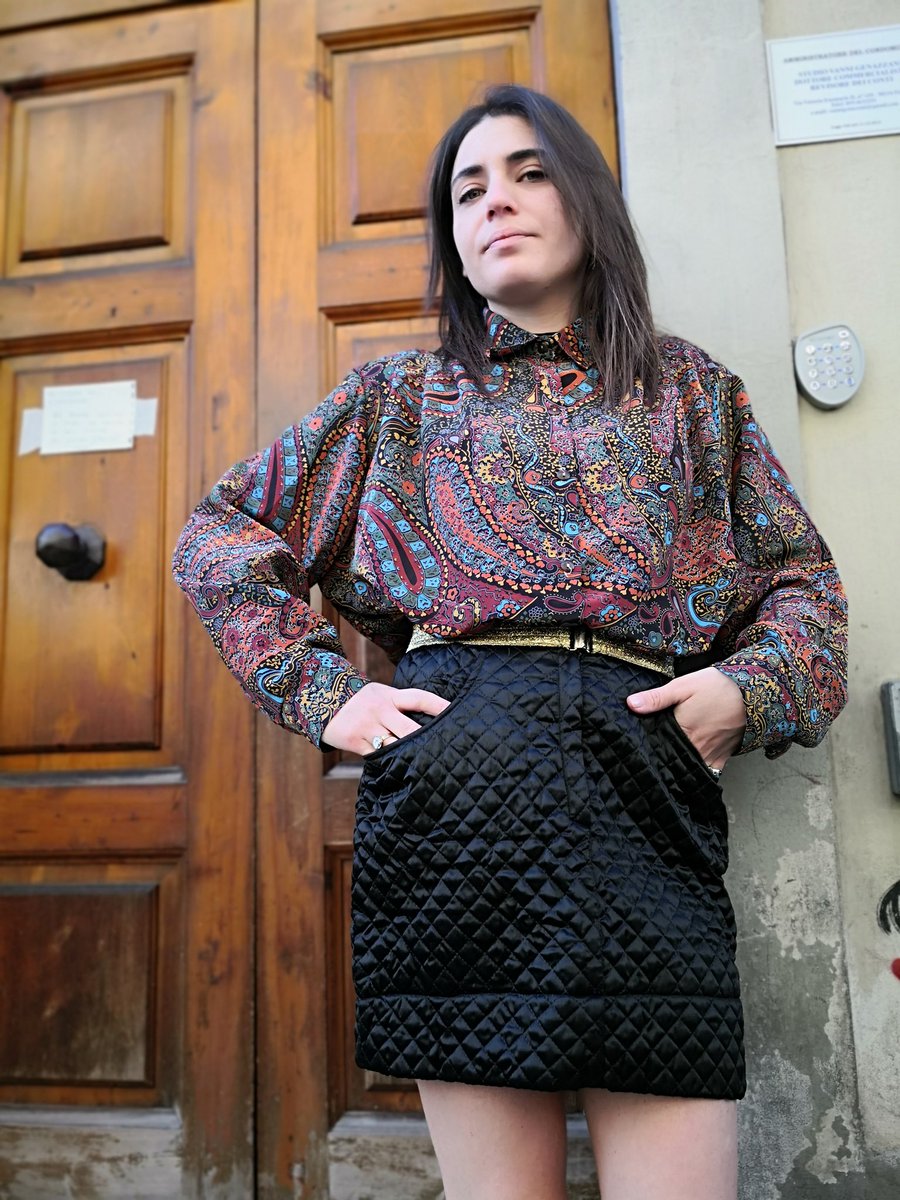 Very into vintage? Check on Florence's very own Rewind Vintage Selection clothing store located on Via S. Gallo 23 for a fun and funky light spring jacket and trendy long sleeve tops! #bringonthefashion #fastfashionfacts #veryvintage