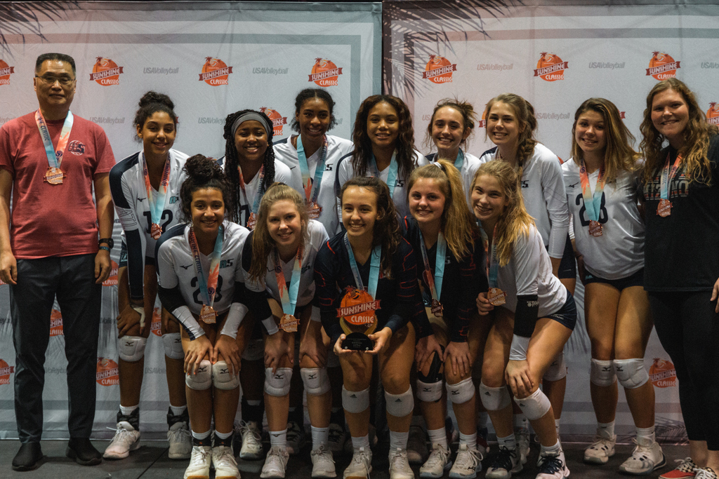 a5volleyball's tweet image. 15 Victor Bronze Medalist in 15 American at the 2020 Sunshine Qualifier!