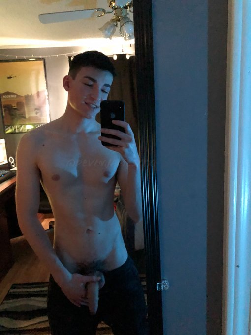 Had a great time in Vegas!! Got to make some porn and friends https://t.co/K0Bx7vSKf1