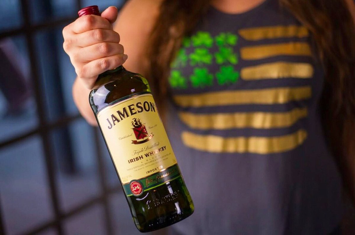 GrooveHouseSATX's tweet photo. Happy St. Patrick’s Day! From your favorite Throwback Bar @groovehousesatx 🍀🍀🍀
.
.
.
.
.
#drinks #txdrinks #sanantonioblogger #igsanantonio #satx #partytime #drinksofinstagram #satxfood #texascocktails #barsoftexas #texasinfluencer #texasdrinks #cocktail #StPatricksDay2020 https://t.co/YTy2KNr4t5