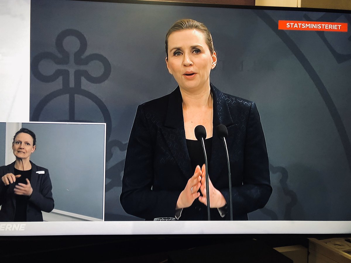 ComicElvis's tweet photo. Mette Frederiksen holdte pressemøde i dag med en række nye tiltag. Vigtigt og nødvendigt. Coronavirussen er alvorligt og det er vigtigt at der gøres noget nu. 
#Corona #dkpol https://t.co/Nw3v7z6mEe