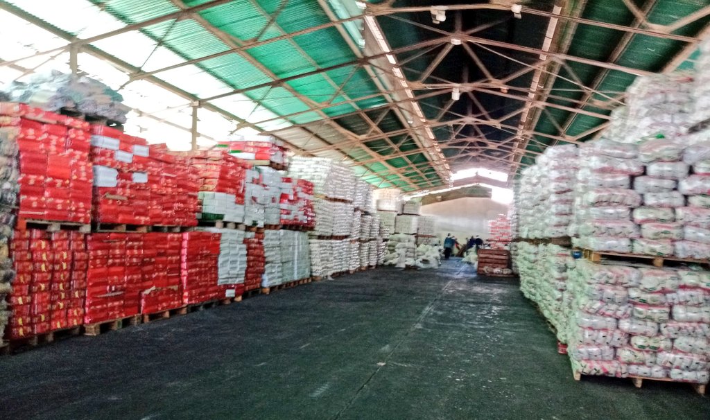 gestionperfecta's tweet photo. #17Mar Pasando revista a las instalaciones de la Reserva Activa, garantizando el pleno cumplimiento de la distribución de alimentos a nuestro pueblo en esta contingencia nacional. Los rubros no faltarán en los hogares larenses. #CuarentenaColectivaSocial https://t.co/9F5m6whXOa