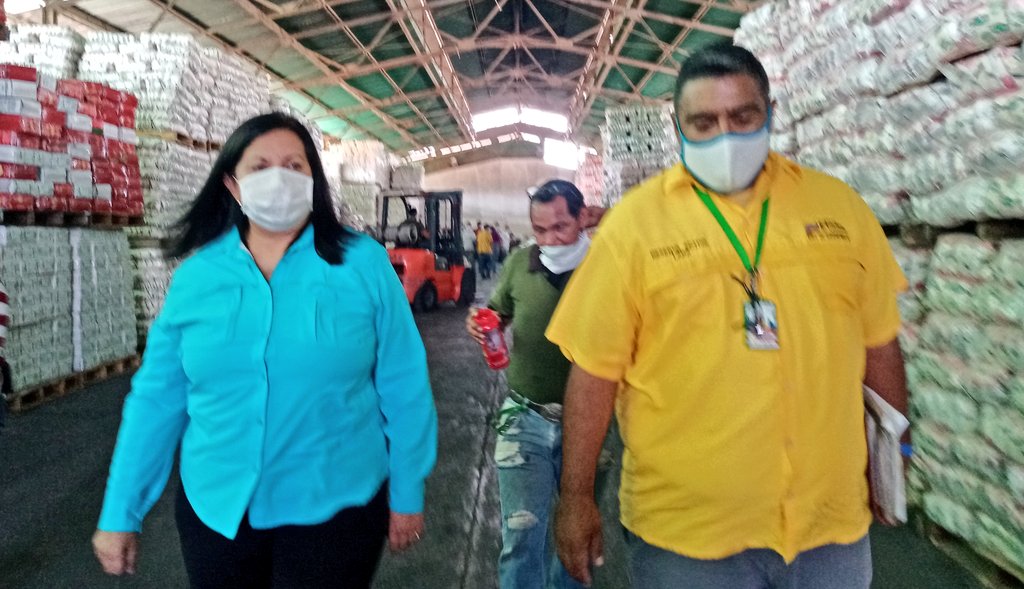 gestionperfecta's tweet photo. #17Mar Pasando revista a las instalaciones de la Reserva Activa, garantizando el pleno cumplimiento de la distribución de alimentos a nuestro pueblo en esta contingencia nacional. Los rubros no faltarán en los hogares larenses. #CuarentenaColectivaSocial https://t.co/9F5m6whXOa