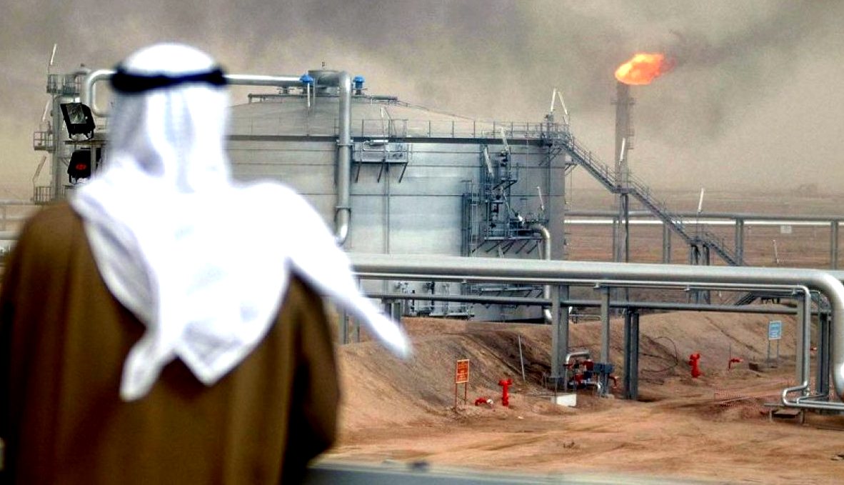 Саудовская Аравия продолжила снижать цену на нефть даже после сделки ОПЕК Саудовская Аравия продолжила снижать цену на нефть даже после сделки ОПЕК