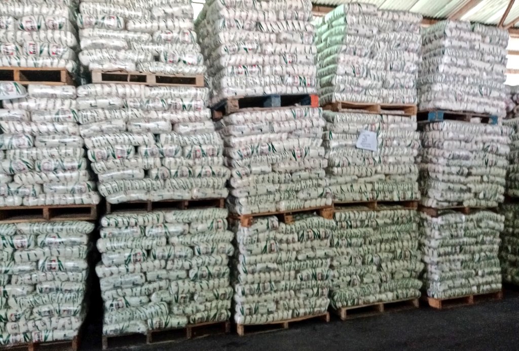 gestionperfecta's tweet photo. #17Mar Pasando revista a las instalaciones de la Reserva Activa, garantizando el pleno cumplimiento de la distribución de alimentos a nuestro pueblo en esta contingencia nacional. Los rubros no faltarán en los hogares larenses. #CuarentenaColectivaSocial https://t.co/9F5m6whXOa