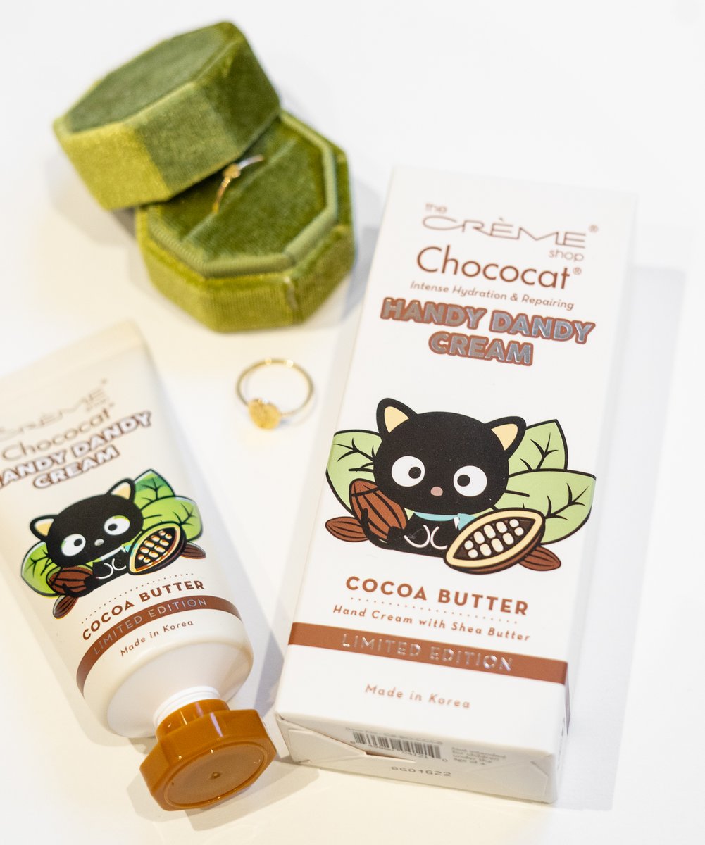 Katzwhiskas's tweet photo. We love the collab between @thecremeshop and @sanrio ! Like the chococat hand cream! Everything in the range is so nicely packaged and smells lovely!
#sanrio #hellokittyfan #hellokittyobsessed #Sanrio #HelloKitty #hellokittyshop #chococat #thecremeshop #selfcare https://t.co/jmLq2wFpU8