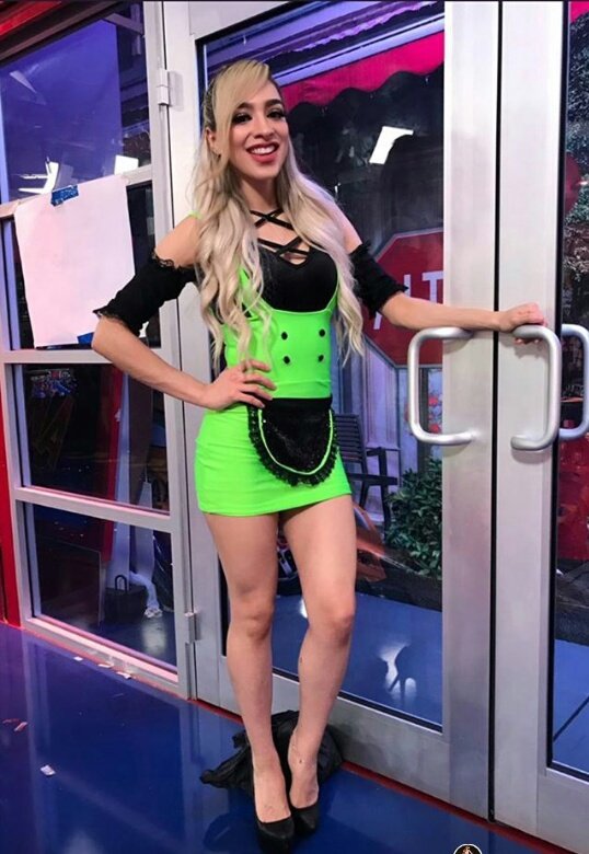 CABATELO1's tweet photo. Nuevo color y vestuario de @MarinaSoteIo 💚 https://t.co/KdnQzZIG2c