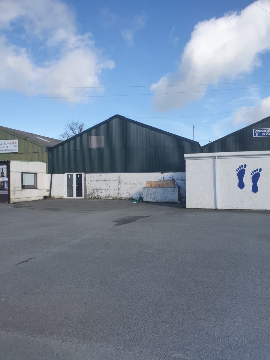 DicksShoe's tweet photo. Unit for rent! Come and trade next door to Dicks at Star Crossroads, Gaerwen. Great central location, ample parking and great neighbours 😉
If you’d like to know more or want to check it out, give us a call 07484023684 #anglesey #business #ForRent #gaerwen https://t.co/udWIJglFCg