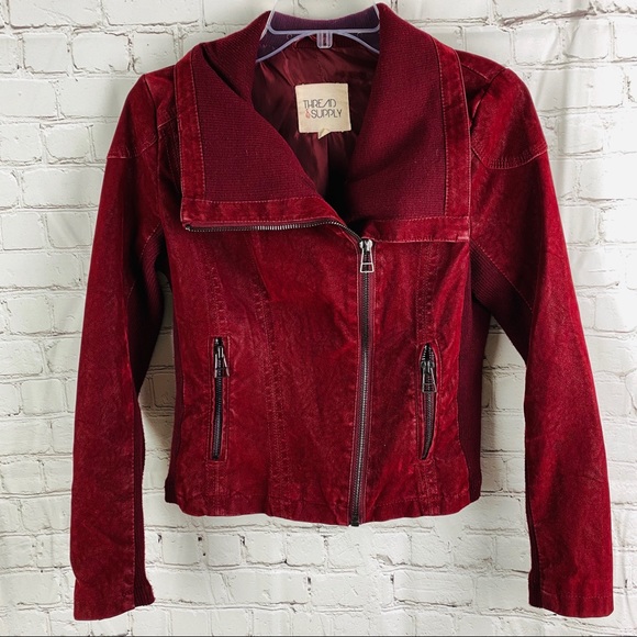 SoCalMag's tweet photo. So good I had to share! Check out all the items I'm loving on @Poshmarkapp from @SunshineFlipp #poshmark #fashion #style #shopmycloset #threadsupply #showmeyourmumu #frye: https://t.co/xCTWWoHqEq https://t.co/m8Al8FwTDN