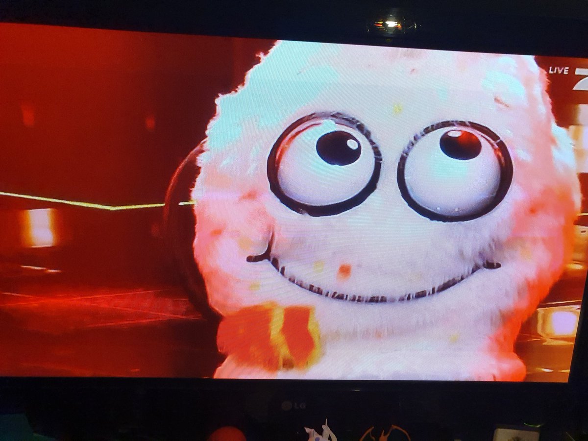 GoodLife030789's tweet photo. Wie wäre es, wenn ihr nach dem Monsterchen noch den Wuschel als Stofftier herausbringen würdet? Der ist nämlich auch echt niedlich. 😍 #TheMaskedSinger @ProSieben https://t.co/IkjuHGJoRp
