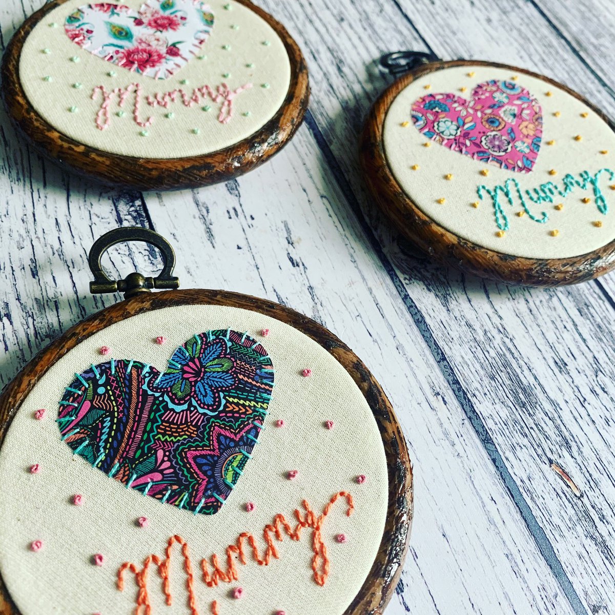 ISWAS_Gy's tweet image. Me! Mother’s Day and orders! The beauty of being able to work from home ❤️ #craftblogclub