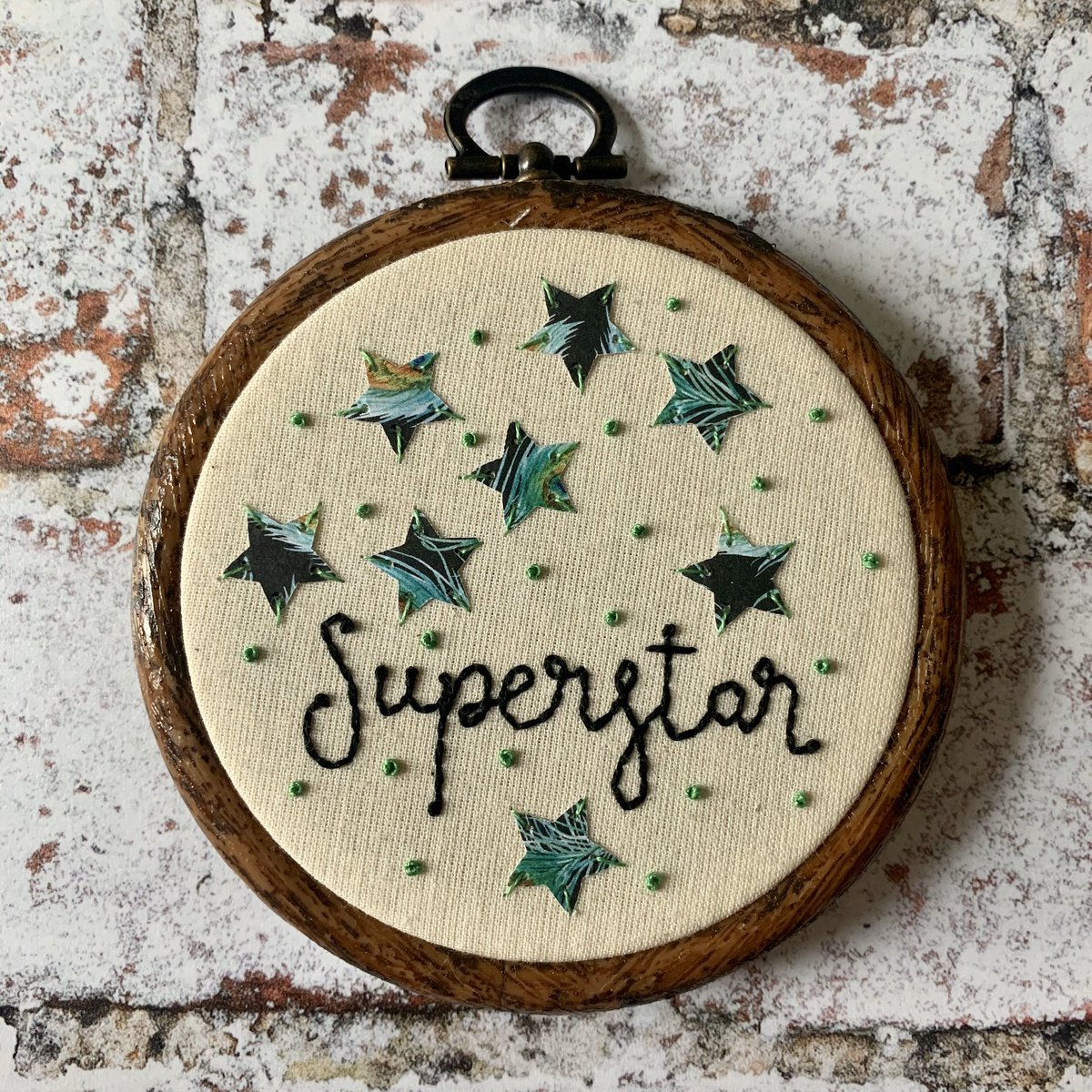 ISWAS_Gy's tweet image. Me! Mother’s Day and orders! The beauty of being able to work from home ❤️ #craftblogclub