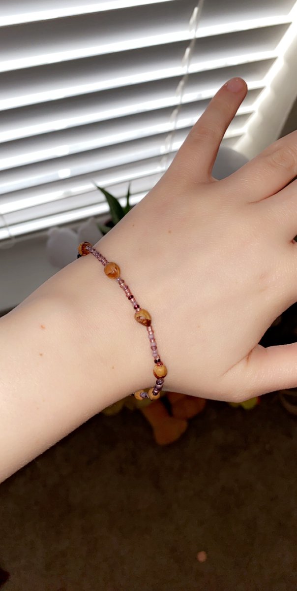 RsnyderPR's tweet image. This handmade bracelet with juniper berries is supposed to help ward of evil spirits. Could be some extra help in these trying times. Stay safe everyone and wash your 🖐 🤚 #mimspr #CoronavirusOutbreak