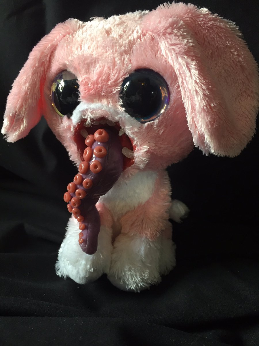 grueoddities's tweet photo. Octo Puppo🐶

This tentacle creep of a pup is completely handmade and sculpted.

This ooak cutie sits at 6 inches high.
 #creepycute #horrorart #horrorthread #horrorartist #plushies #horrorbear #clayartist #etsyhorror https://t.co/LftQeKbCJM