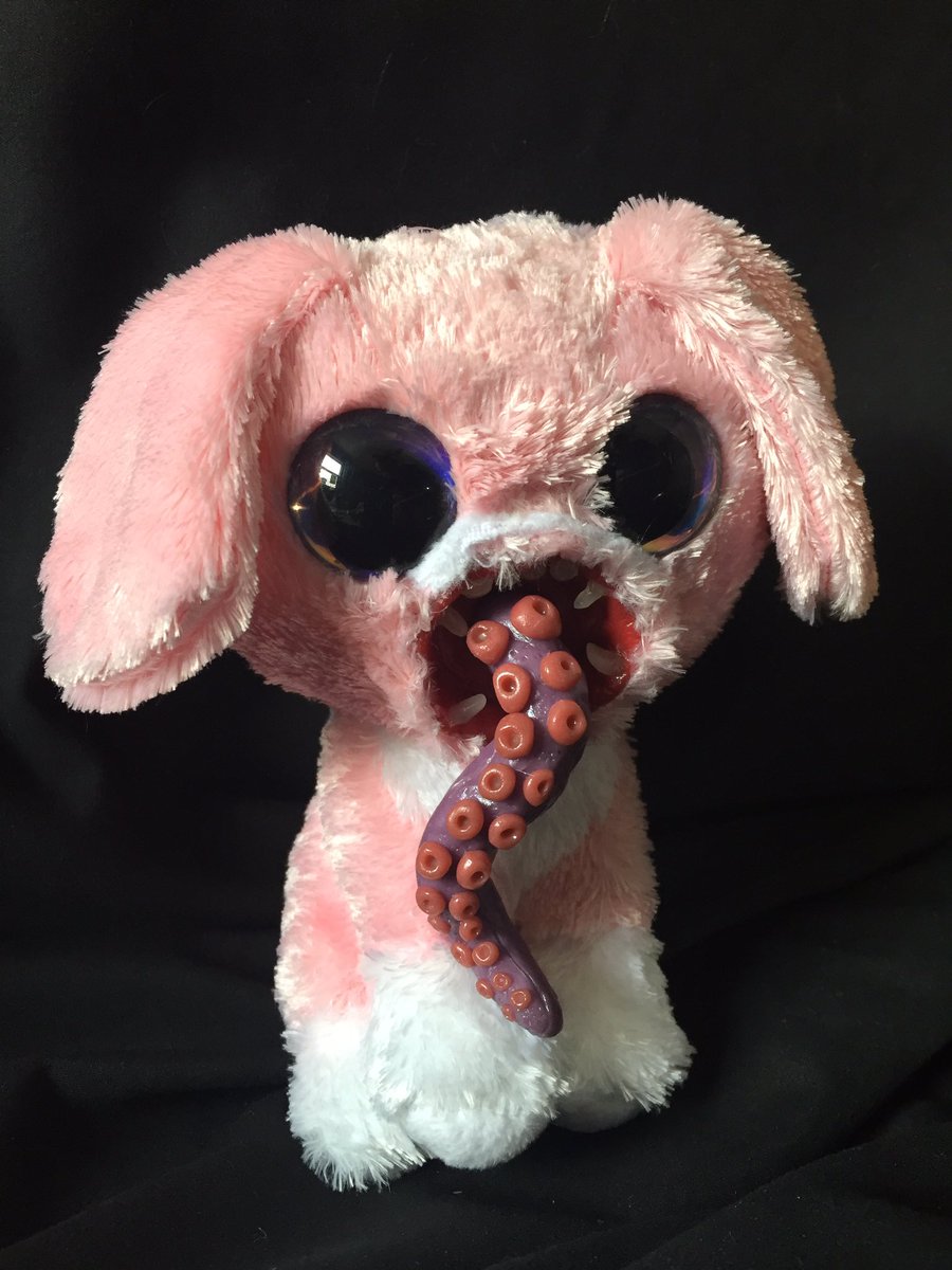 grueoddities's tweet photo. Octo Puppo🐶

This tentacle creep of a pup is completely handmade and sculpted.

This ooak cutie sits at 6 inches high.
 #creepycute #horrorart #horrorthread #horrorartist #plushies #horrorbear #clayartist #etsyhorror https://t.co/LftQeKbCJM
