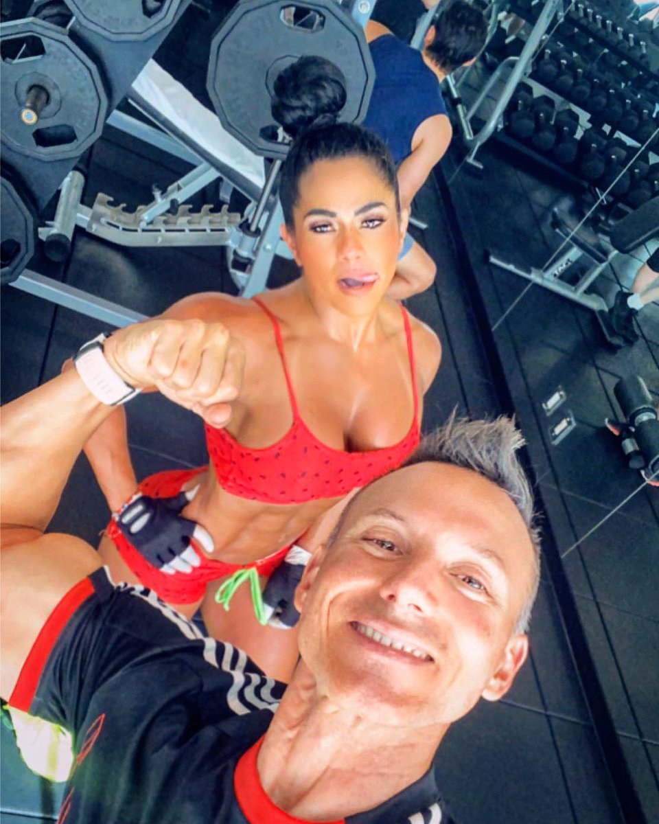 💪🏾 seguimos trabajando en circuito para recuperar mi resistencia y preparándome para el estreno de @guerreros2020mx 
<a href="/magdaproducer/">Magda Rodriguez D</a> <a href="/conchitaoliva/">Conchita Oliva</a> <a href="/latiniconos/">Latin Iconos</a> #guerreros2020mx #fitmom #strongwomen #cobras🐍 #bodyfit #gymmotivation #healthylifestyle