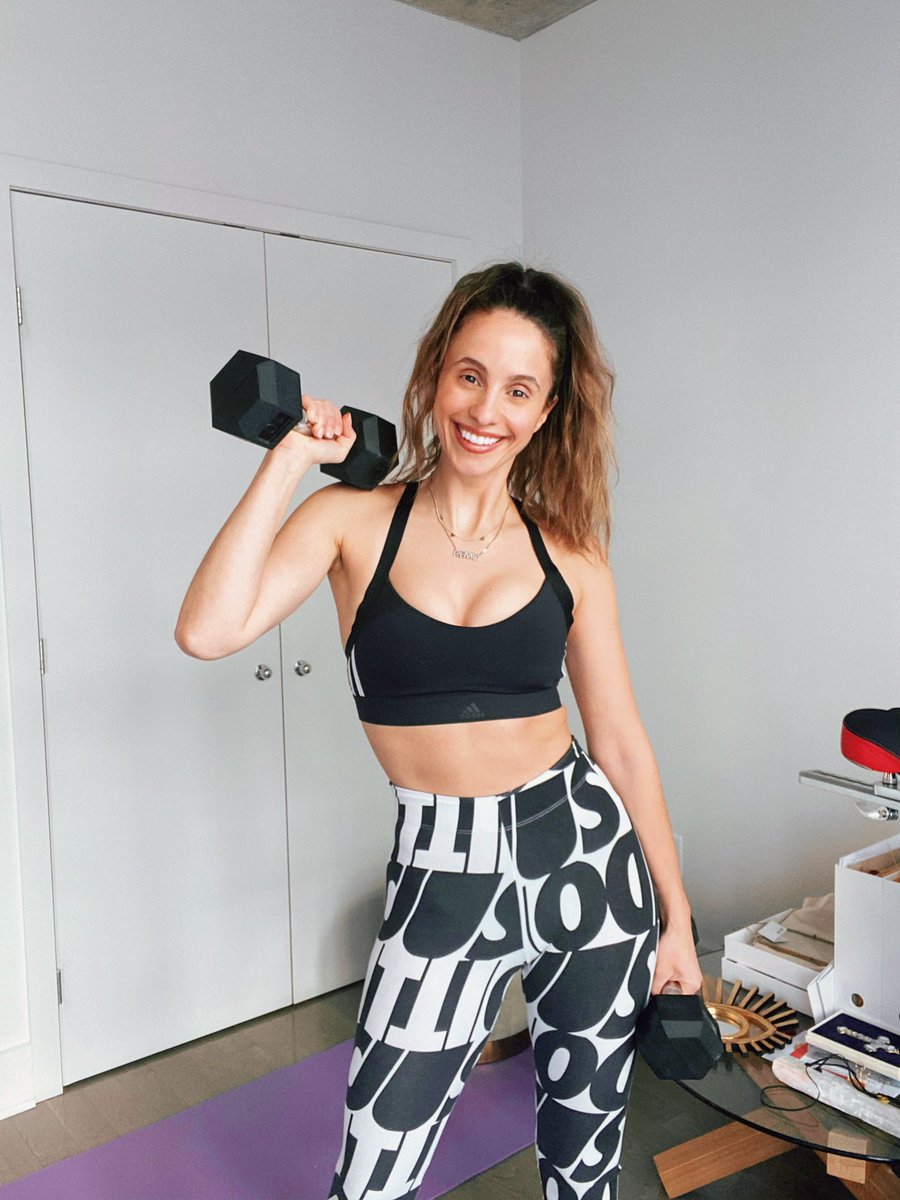 To encourage everyone to stay mentally and physically healthy while practicing self isolation, I just hosted a FREE workout on Instagram LIVE with my coach From 4pm-4:30pm EST all week until Saturday, put your running shoes on and join ❤️ #selfisolation #covid19 #staystrong