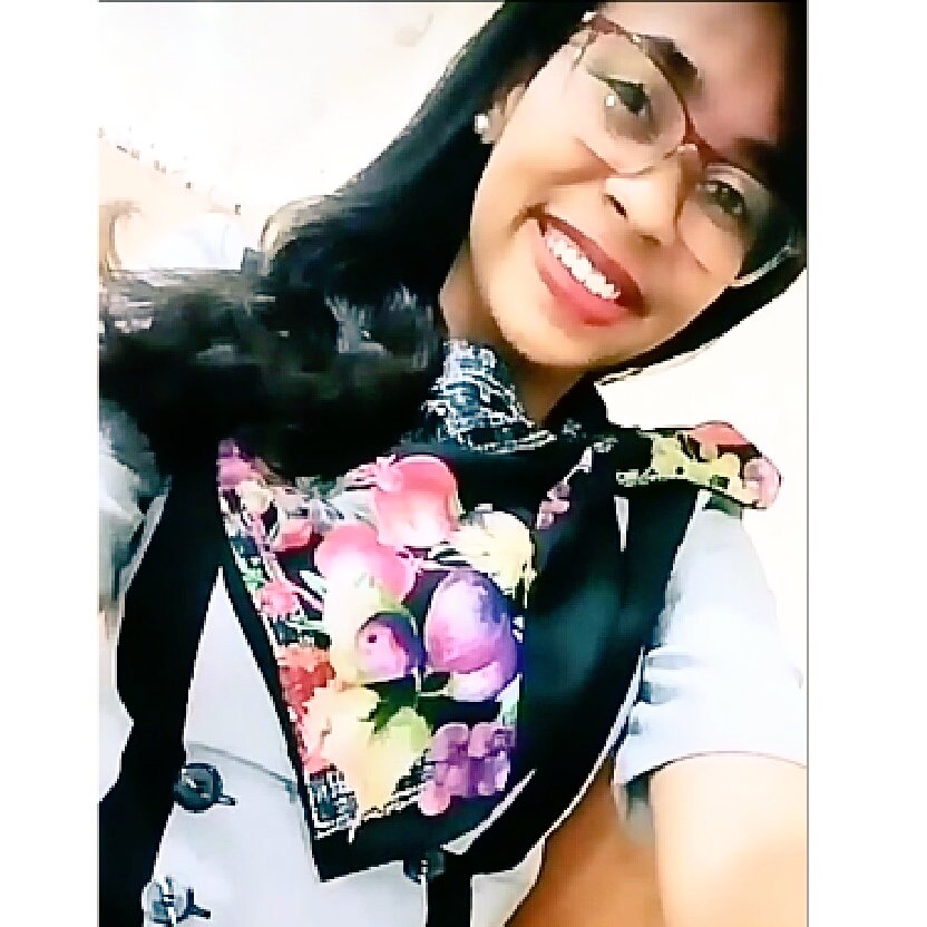 _Obr_Carol's tweet photo. Enganosa é a beleza e vã a formosura, mas a mulher que teme ao Senhor, essa sim será louvada. Provérbios 31.30 💕🌸🌸 https://t.co/pC4S2oGMxD