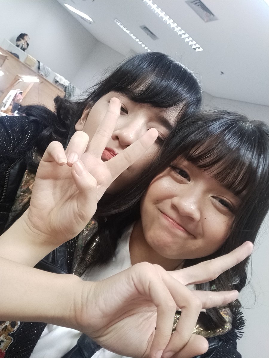 A_ChristyJKT48's tweet photo. HBD kapteen🎉🎊🎉🎉🎊
Wish u all the best ya ka beby ☺️✨
#22thnBebyJKT48 

Ini hadiah🎁🎁🎁🎁🎁 https://t.co/EfQ4ZGt9ZO