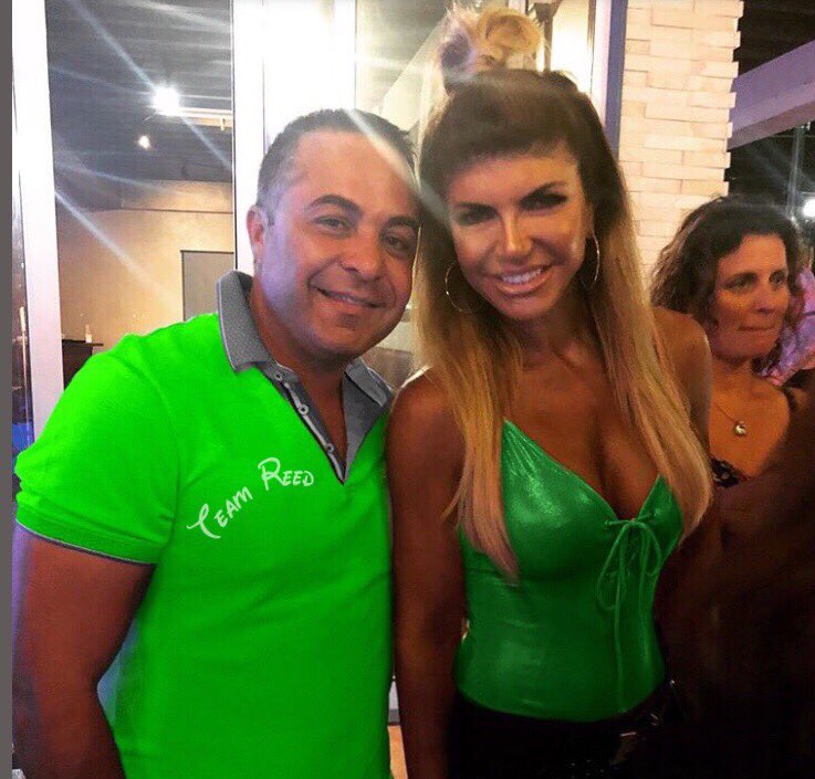 So much fun meeting fans tonight before the cameras went up. Look at that Team Reed shirt! 😜🍀🌈 #StPatricksDay2020 #RHOT