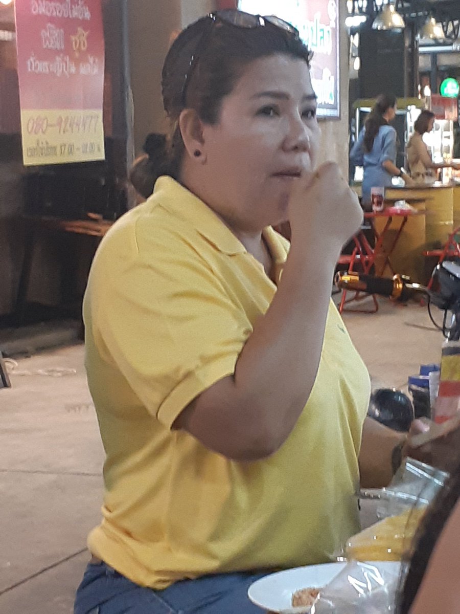 ชีวิตคนกรุง มุ่งทำงาน ^_^ tweet media