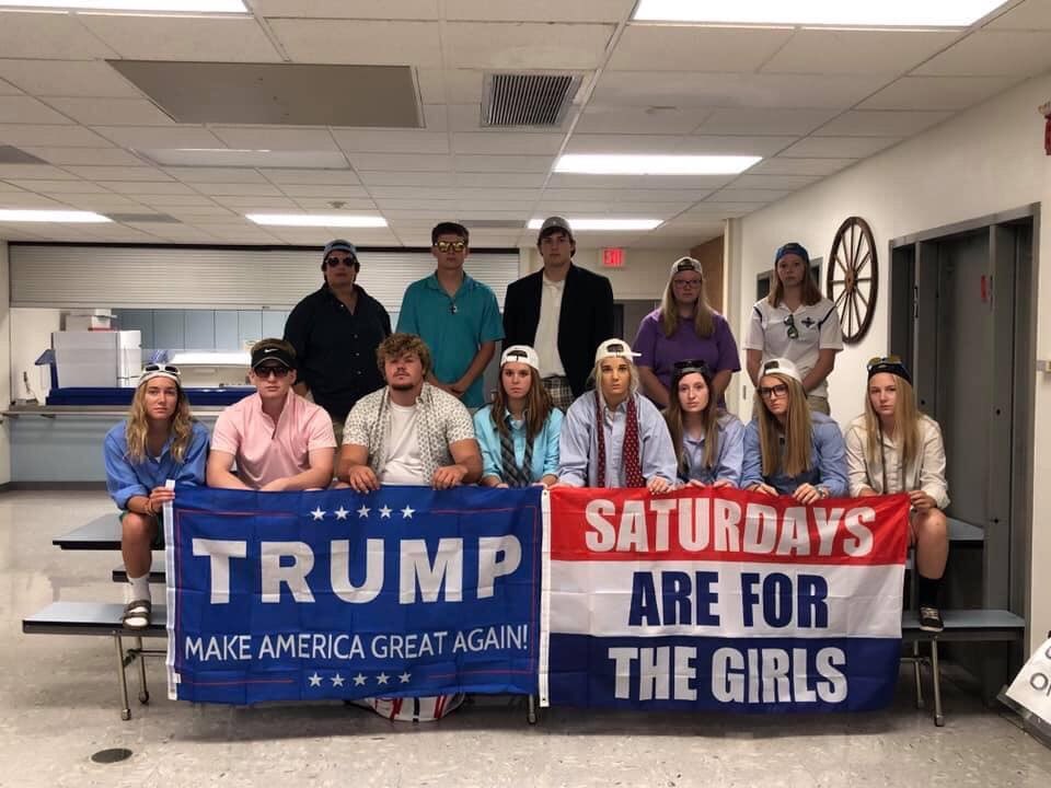 gloflat's tweet photo. @realDonaldTrump LHS Class of 2020.  The year that wasn’t.  We support you Mr President.  Make it great again! https://t.co/arEQYjduN5