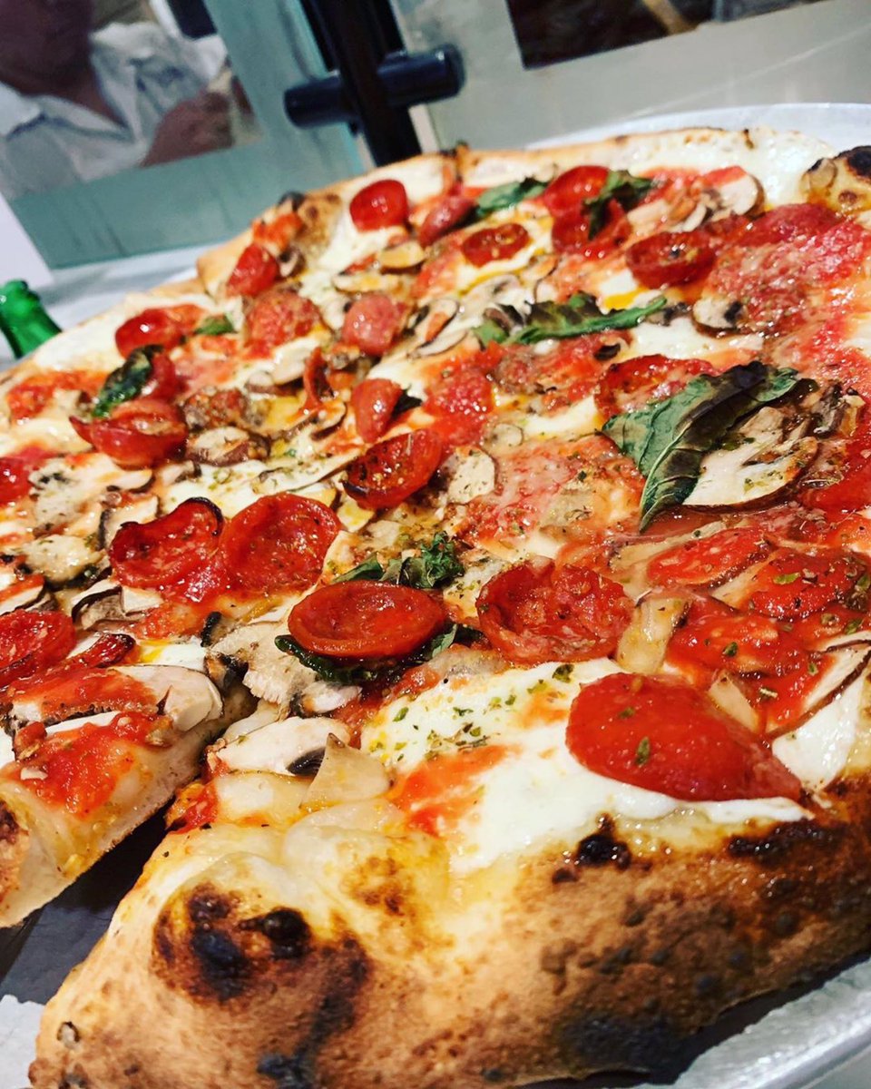 We're happy to make your sheltering in place a bit more tasty!! You can order 🍕🍷 &amp; 🍺online 4 pickup or FREE no-touch delivery to Dumbo &amp; Brooklyn Heights. Order til 8pm @ julianaspizza.com 

#brooklynheights #dumbobrooklyn #brooklyneats #pizza 
🍕📸 by roam.and.devour