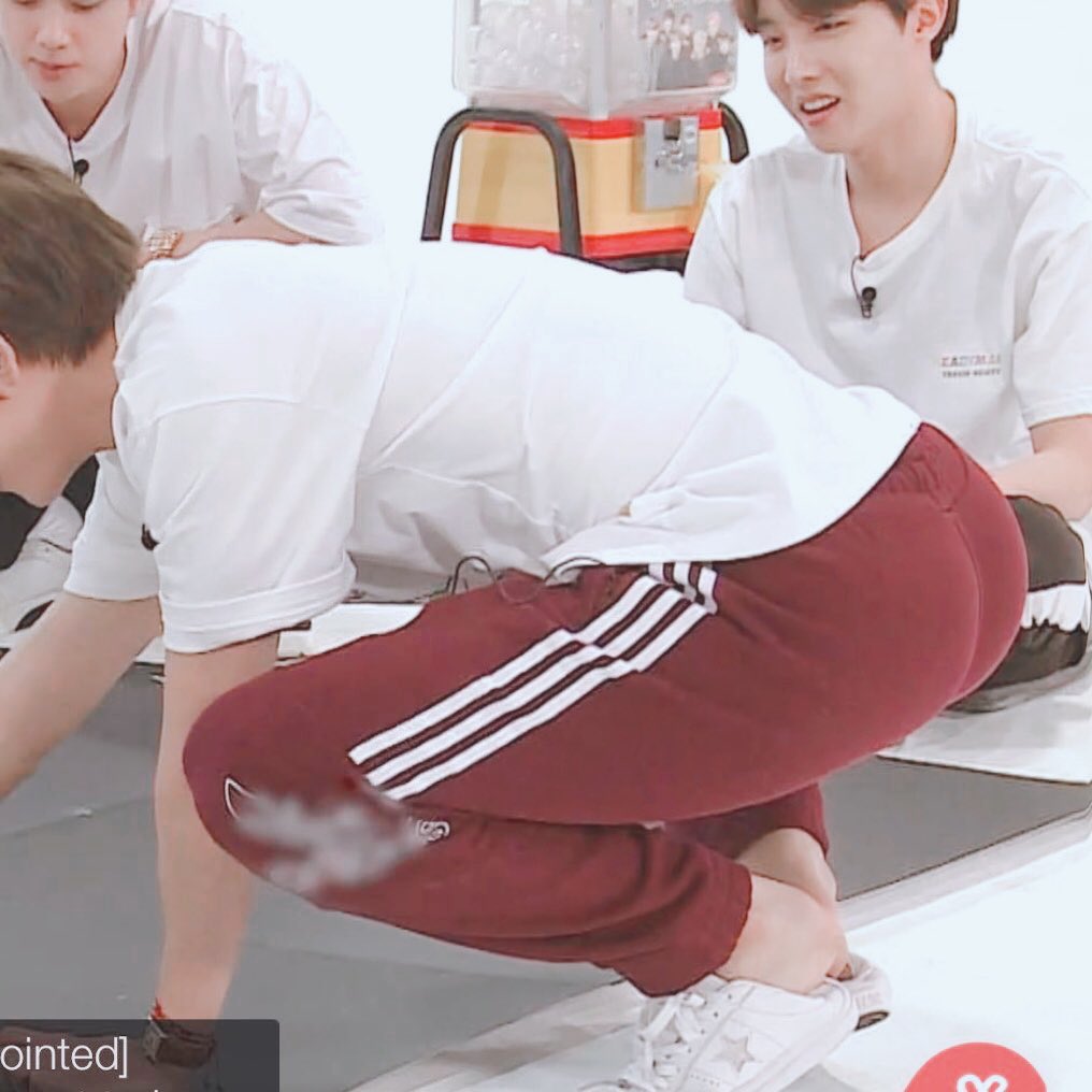taeclappas's tweet photo. a very much needed bts’ ass line appreciation post https://t.co/i6aXdRt4KR